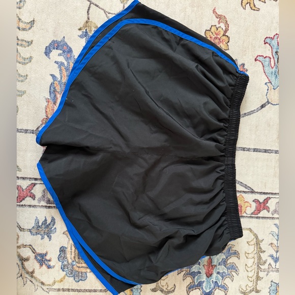 Nike Running Shorts - Picture 3 of 3